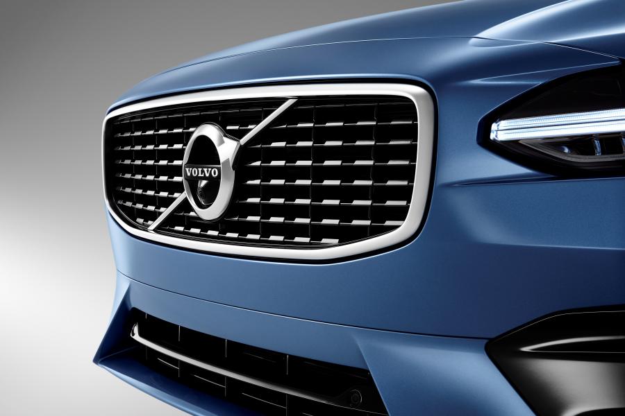 Детали экстерьера Volvo S90 T6 R-Design 2016 года  (фото 13 из 21)